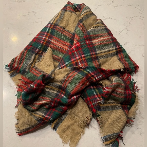Accessories - Plaid tan oversize blanket scarf